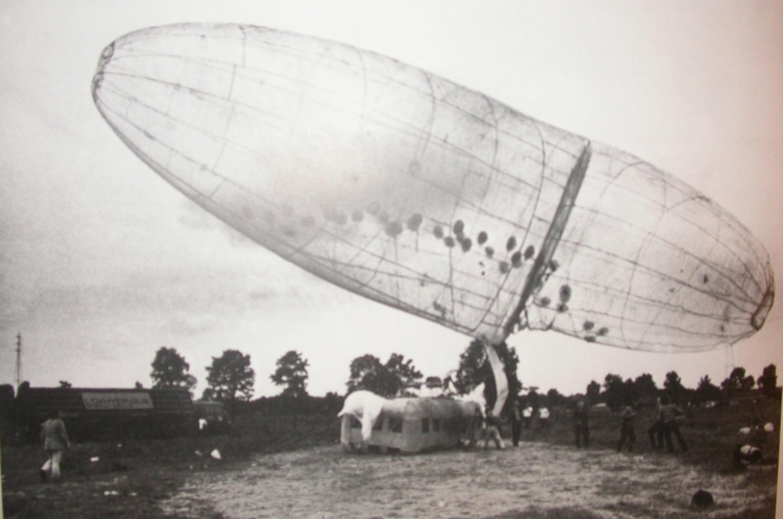 Michiel Ceulers: A Condom over a Zeppelin